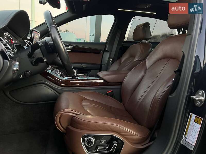 Седан Audi A8 2016 в Львові