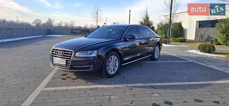 Седан Audi A8 2017 в Мукачево
