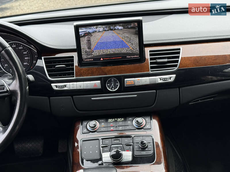 Седан Audi A8 2012 в Черновцах