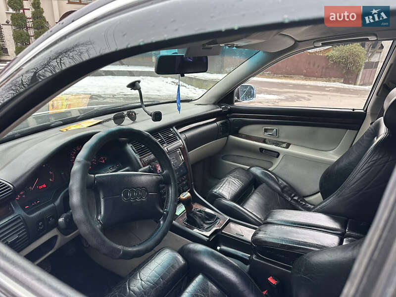 Седан Audi A8 1997 в Тячеве