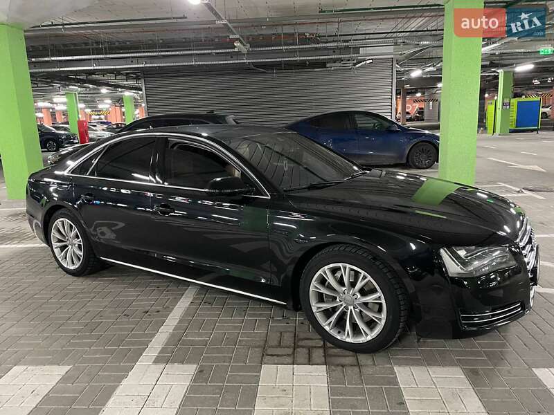 Седан Audi A8 2011 в Киеве