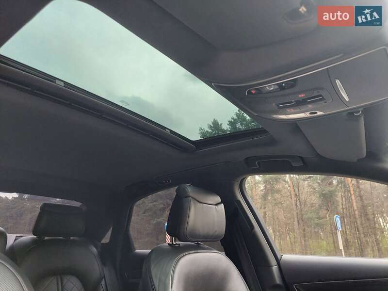 Седан Audi A8 2015 в Буске