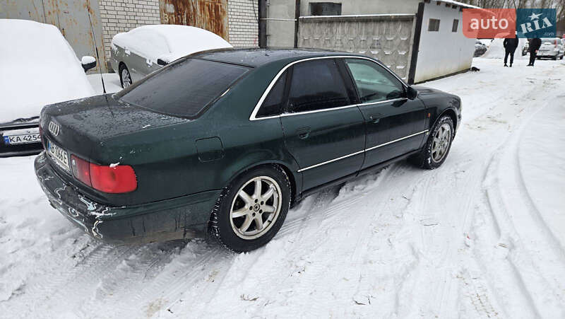 Седан Audi A8 1995 в Киеве