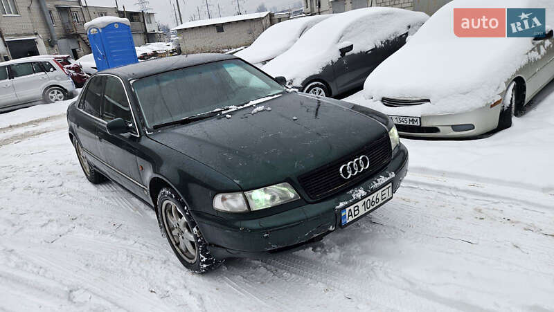 Седан Audi A8 1995 в Киеве