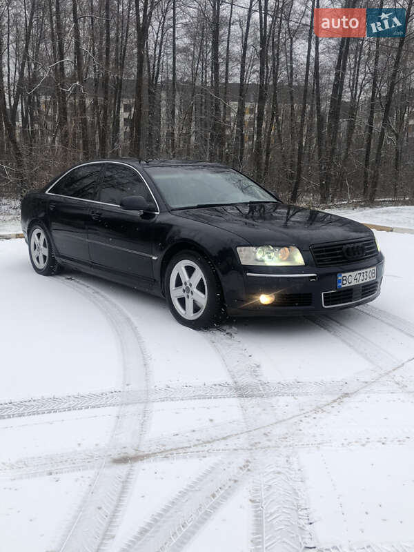Седан Audi A8 2004 в Буче