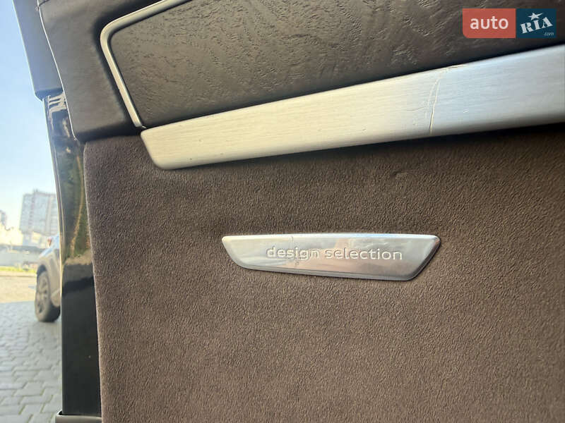 Седан Audi A8 2012 в Одессе