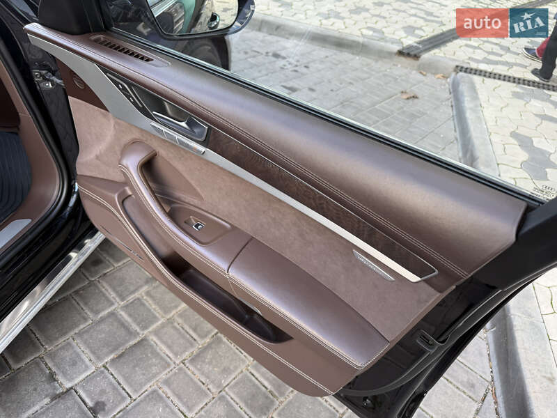 Седан Audi A8 2012 в Одессе