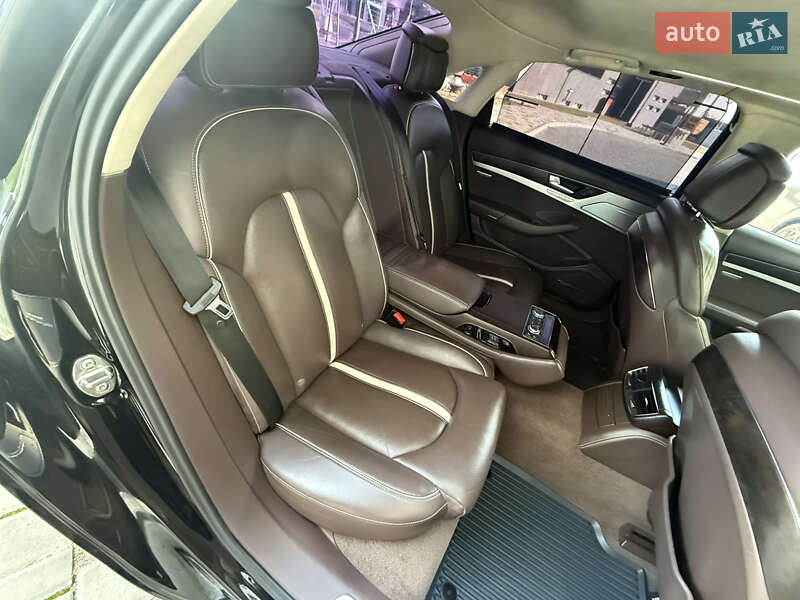 Седан Audi A8 2012 в Одессе
