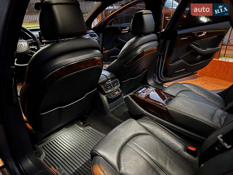 Седан Audi A8 2013 в Одессе