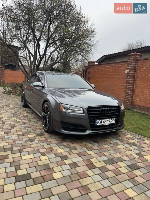 Седан Audi A8 2016 в Запорожье