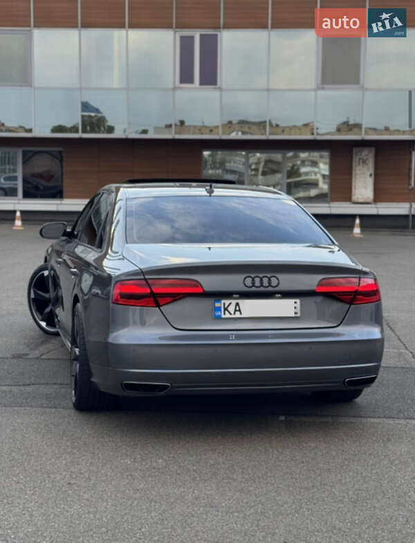 Седан Audi A8 2016 в Запорожье