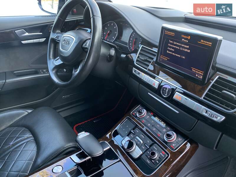 Седан Audi A8 2015 в Умани
