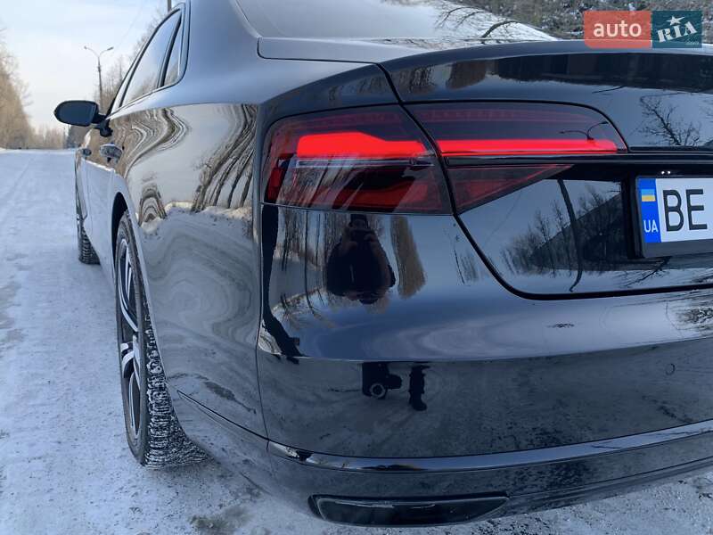 Седан Audi A8 2015 в Умани