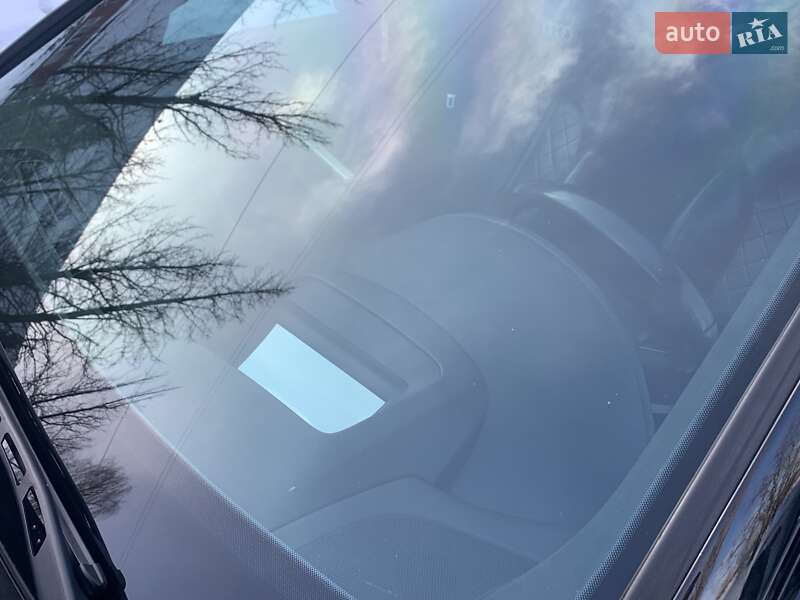 Седан Audi A8 2015 в Умани