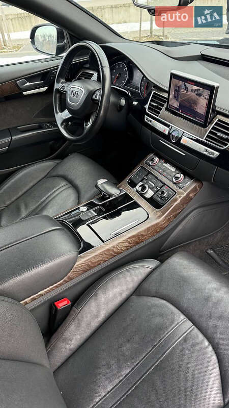 Седан Audi A8 2016 в Ровно
