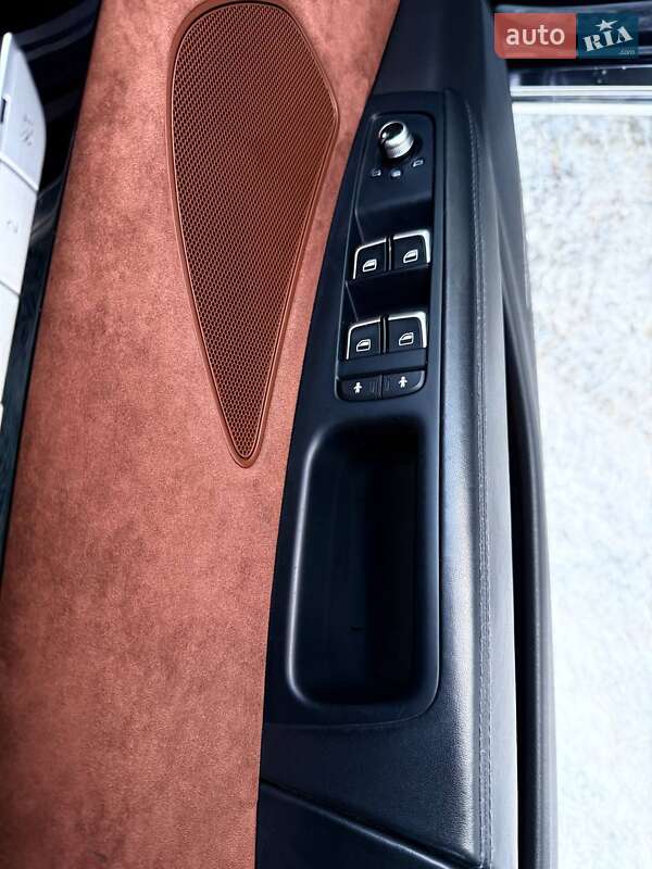 Седан Audi A8 2013 в Киеве