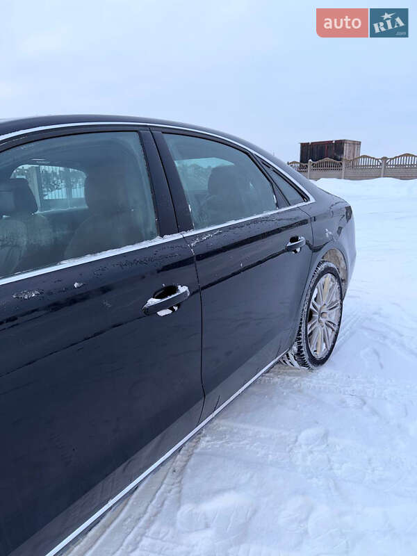 Седан Audi A8 2013 в Луцке