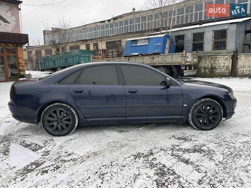 Седан Audi A8 2004 в Полтаве