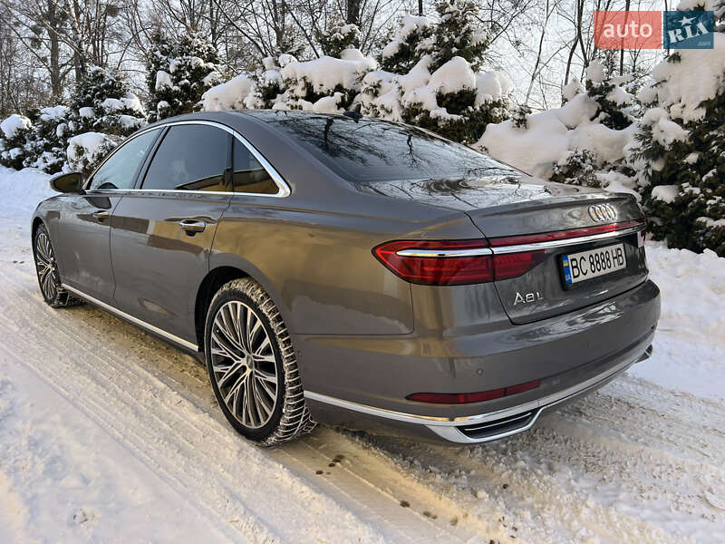 Седан Audi A8 2019 в Львове