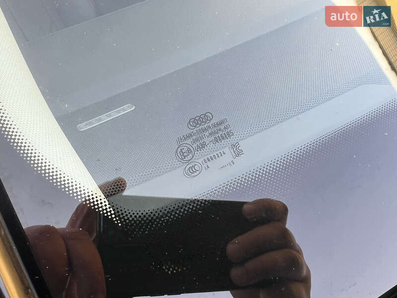 Седан Audi A8 2019 в Львове