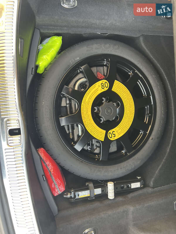 Седан Audi A8 2019 в Львове