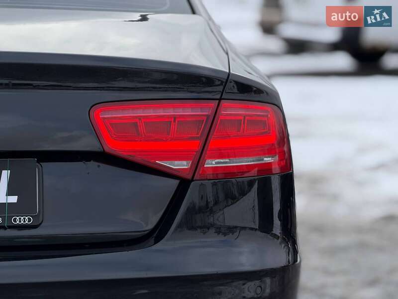 Седан Audi A8 2012 в Кривом Роге