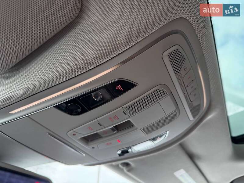 Седан Audi A8 2012 в Кривом Роге