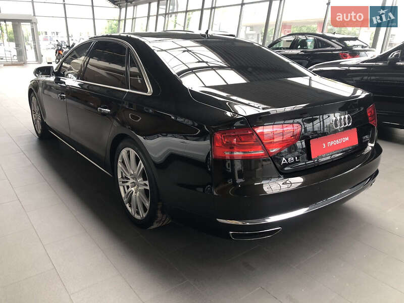 Седан Audi A8 2012 в Днепре
