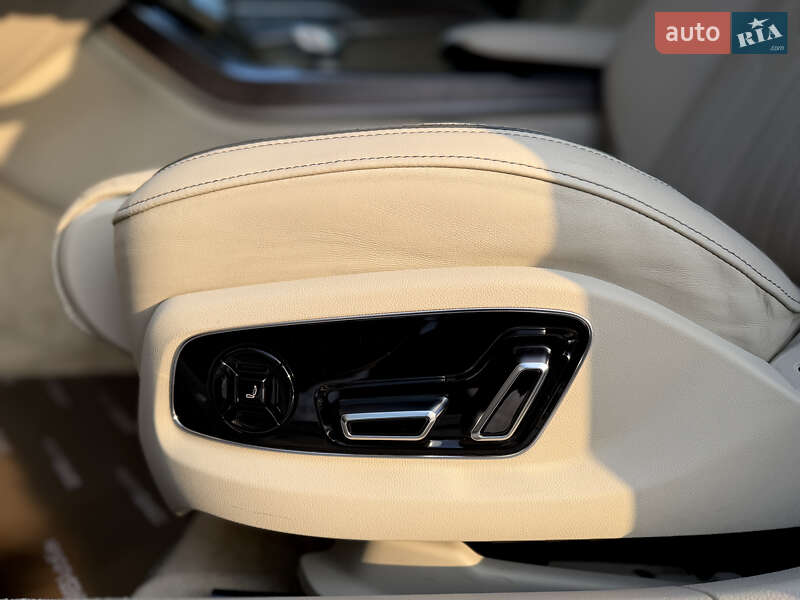 Седан Audi A8 2020 в Киеве