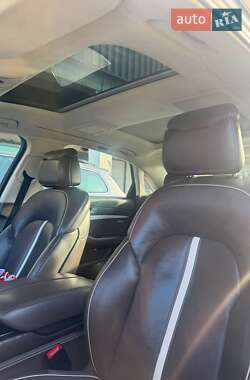Седан Audi A8 2014 в Ужгороде