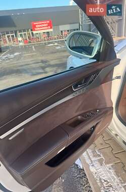 Седан Audi A8 2014 в Ужгороде