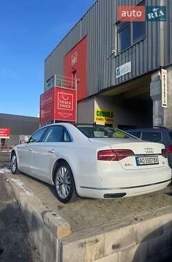 Седан Audi A8 2014 в Ужгороде