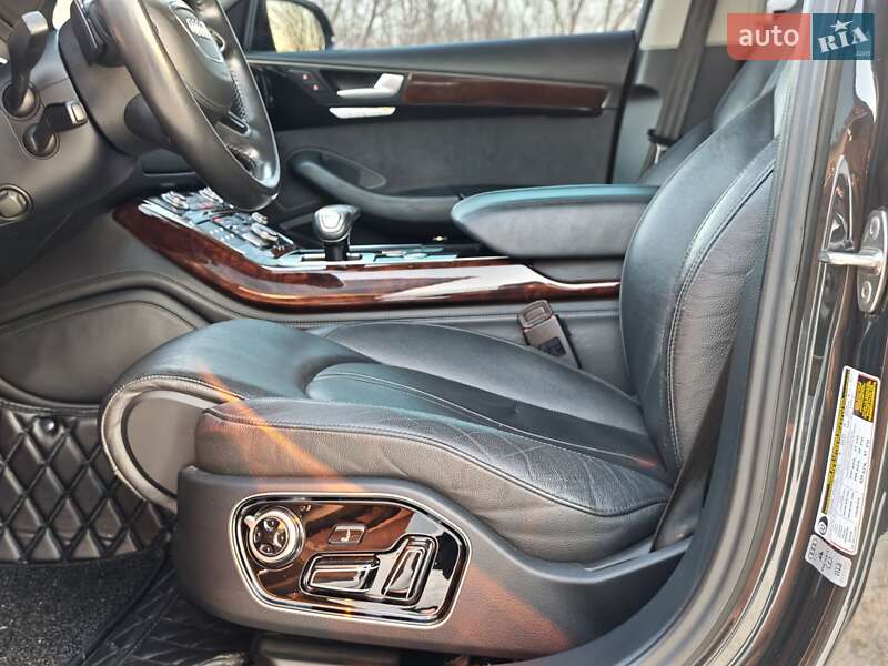 Седан Audi A8 2013 в Житомире
