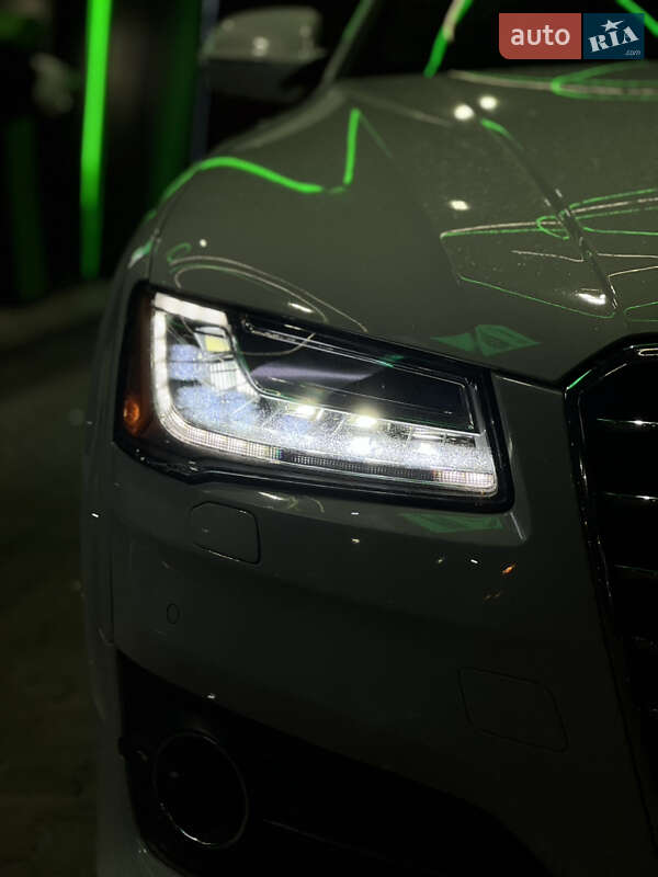 Седан Audi A8 2016 в Одессе