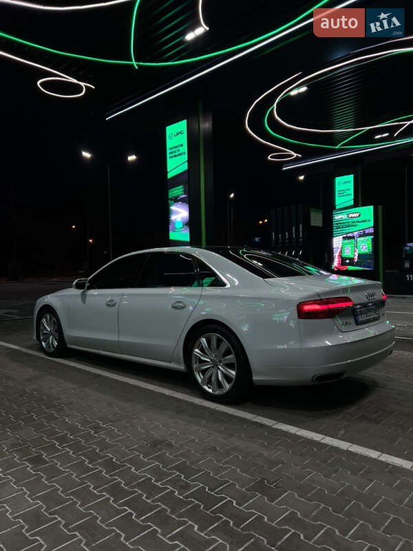 Седан Audi A8 2016 в Одессе