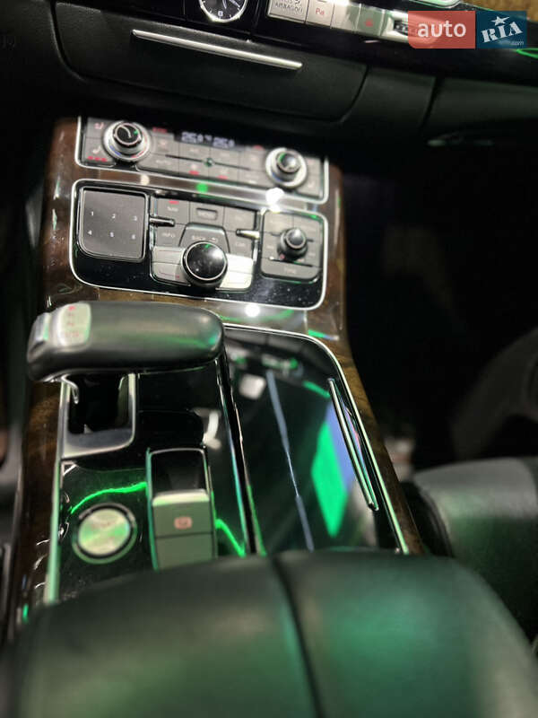 Седан Audi A8 2016 в Одессе