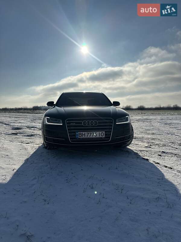 Седан Audi A8 2017 в Одесі