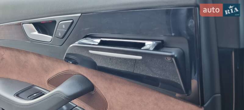 Седан Audi A8 2014 в Кривому Розі