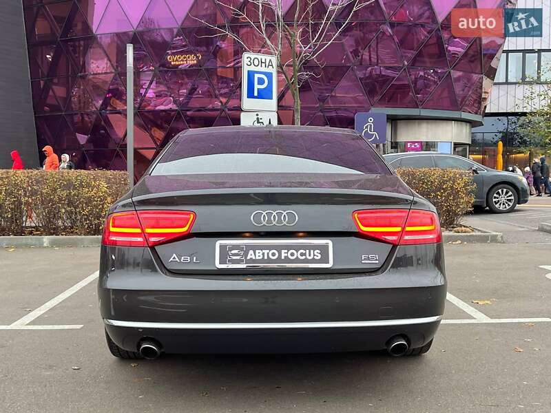 Седан Audi A8 2012 в Киеве