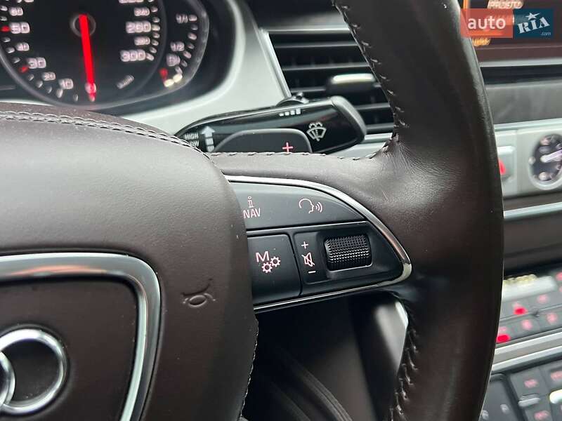 Седан Audi A8 2012 в Киеве