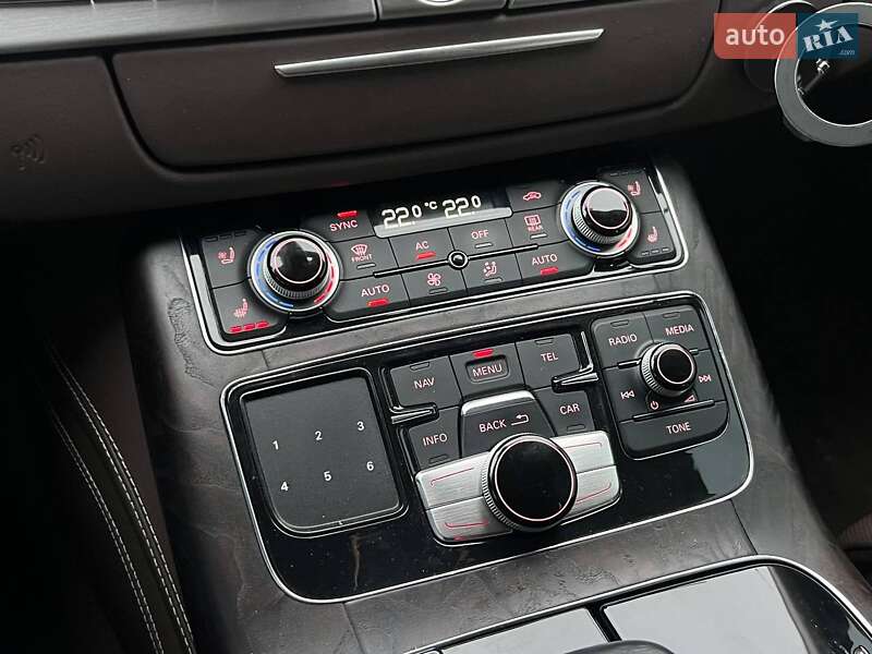 Седан Audi A8 2012 в Киеве