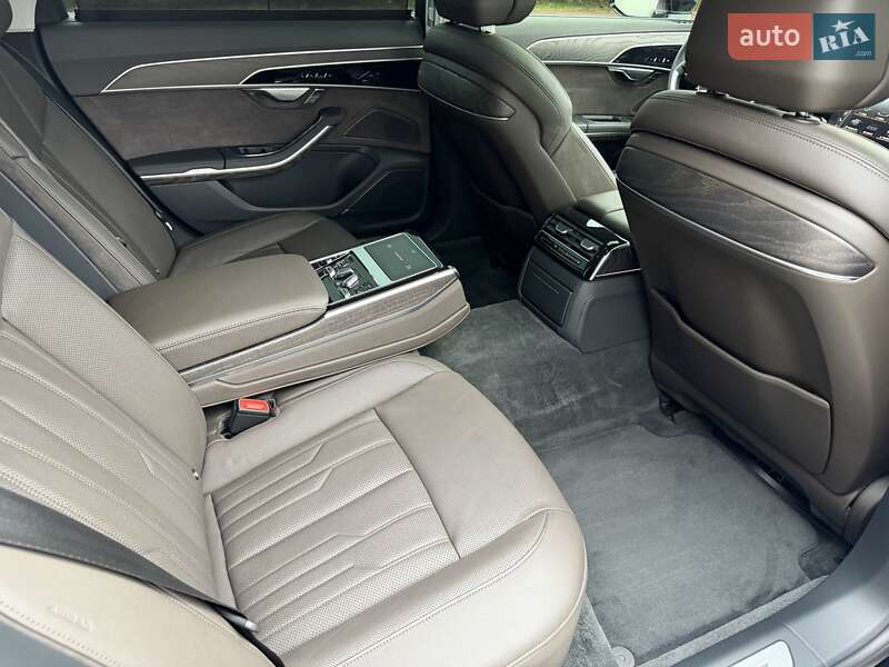 Седан Audi A8 2022 в Києві