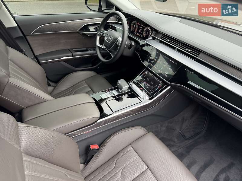 Седан Audi A8 2022 в Києві