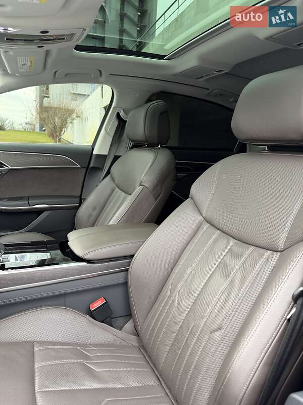 Седан Audi A8 2022 в Києві