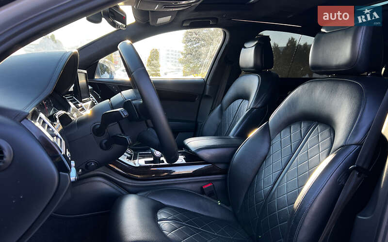 Седан Audi A8 2017 в Львове