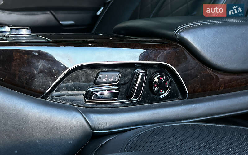 Седан Audi A8 2017 в Львове