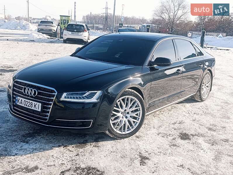 Седан Audi A8 2015 в Чернигове