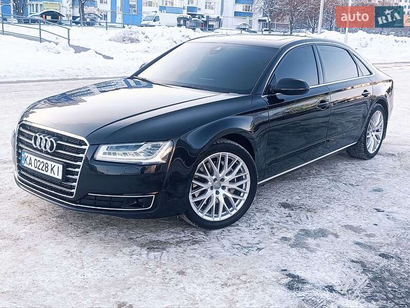 Седан Audi A8 2015 в Чернигове