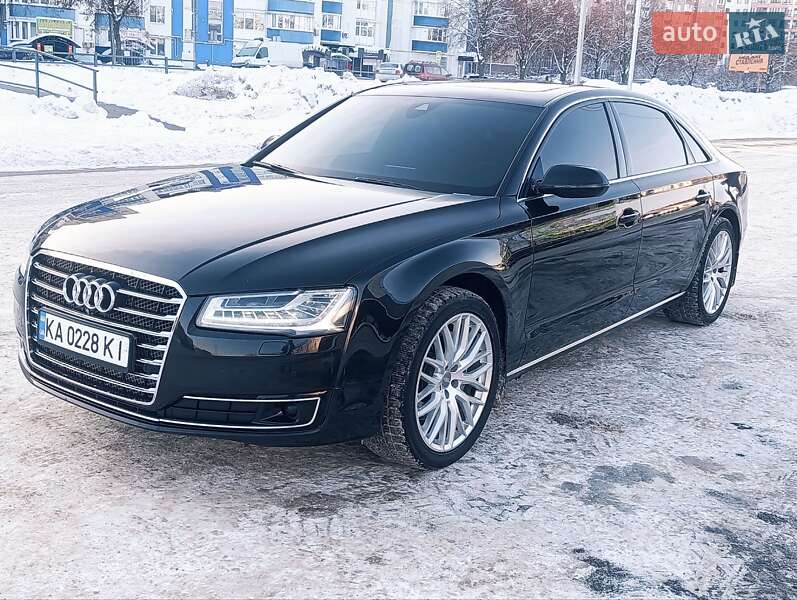 Седан Audi A8 2015 в Чернигове