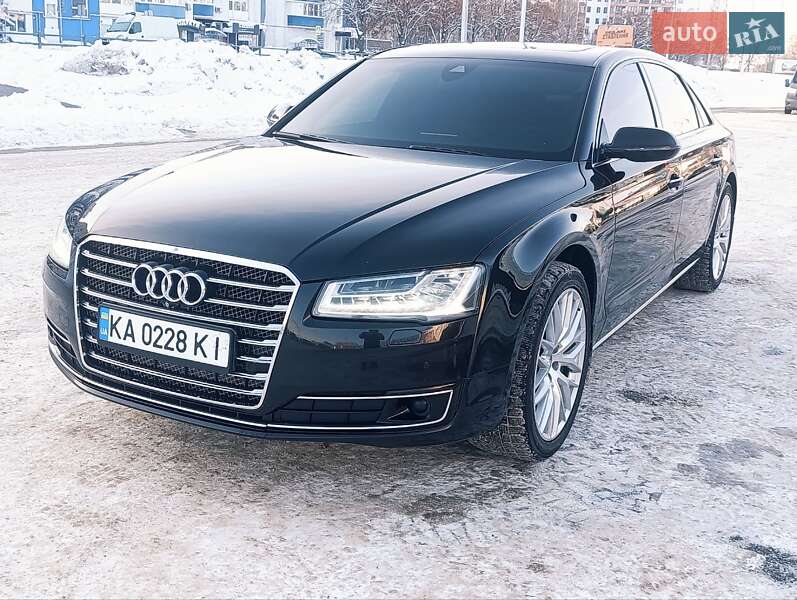 Седан Audi A8 2015 в Чернигове